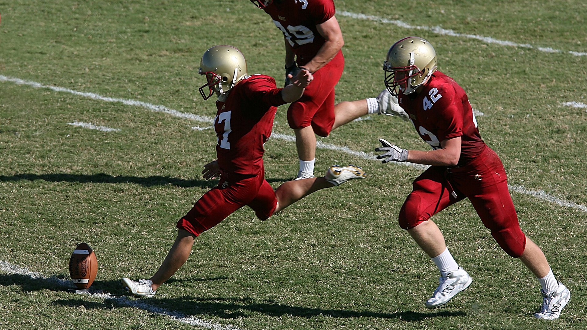 胡志明市马拉松：本地跑者开创新纪录，赛事精彩纷呈！，胡志明市知乎